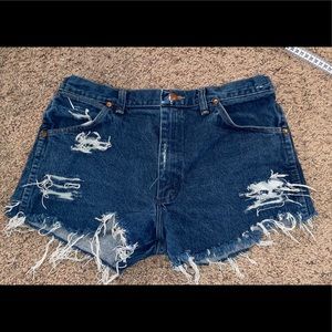 Wrangler dark VTG distressed shorts elastic waist